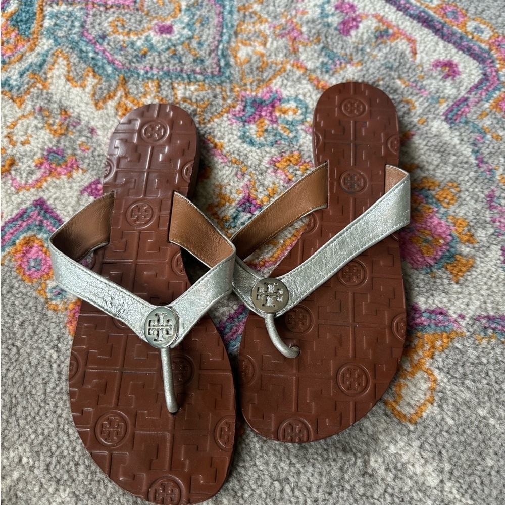 Tory Burch Monroe sandals silver flip flops size 7 women’s